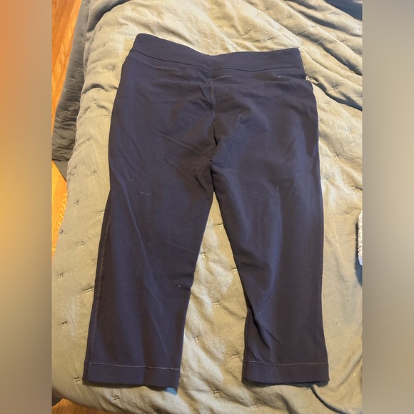 Nike Dri-fit Capri Leggings - Picture 3 of 3